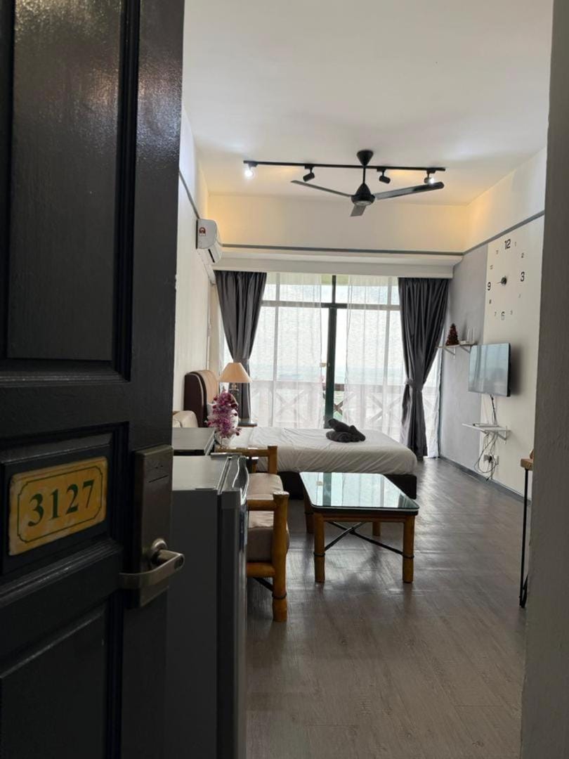 Sea & Pool View 1BR Suite Mahkota Sleeps 5 Apartment in Malacca
