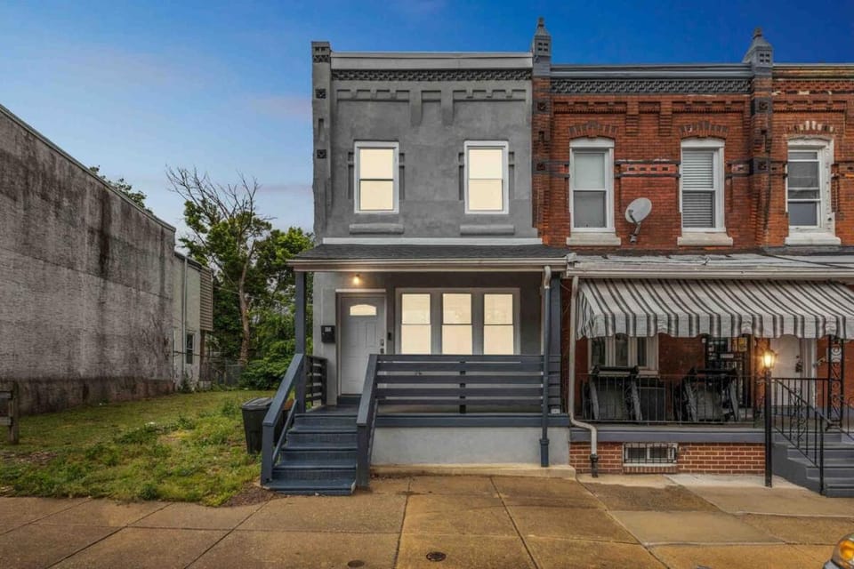 4BR Near HUP, CHOP, UPENN Free Parking 30 Days Apartment in Philadelphia