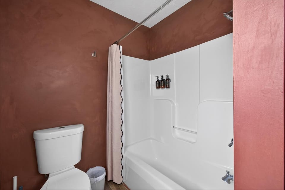 Shower, Toilet, Bathroom, Bath