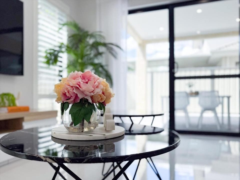 Brand new Spacious & Stylish Stay in Vic Park House in Bentley