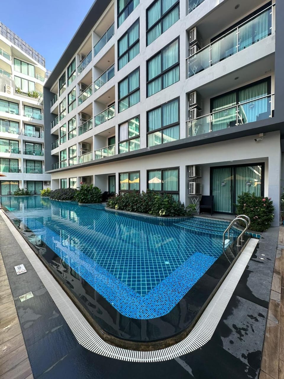 Swimming pool