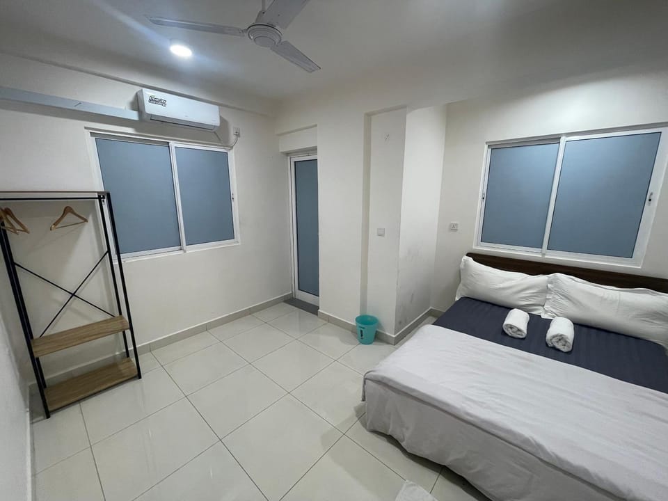 Bed, Bedroom, wardrobe, air conditioner