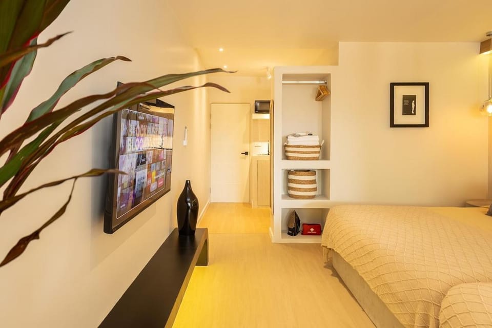 Cute & Comfy Studio for 3 guests at Center of Sathorn Apartment in Bangkok