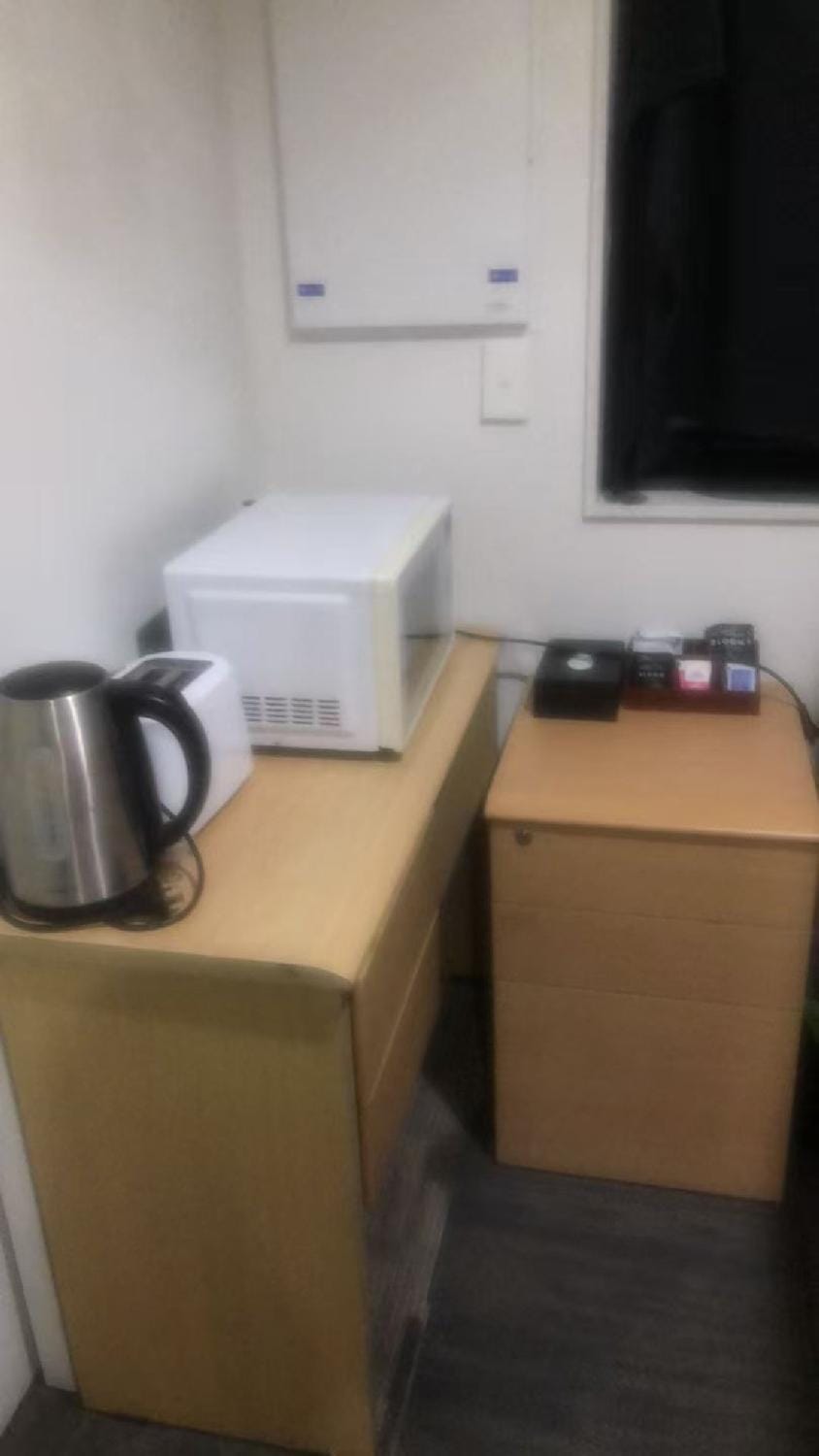 Coffee/tea facilities, minibar, toaster
