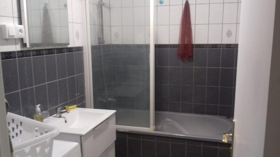 Chambre chez l habitant a Massy proche Paris Orly Saclay Vacation rental in Massy