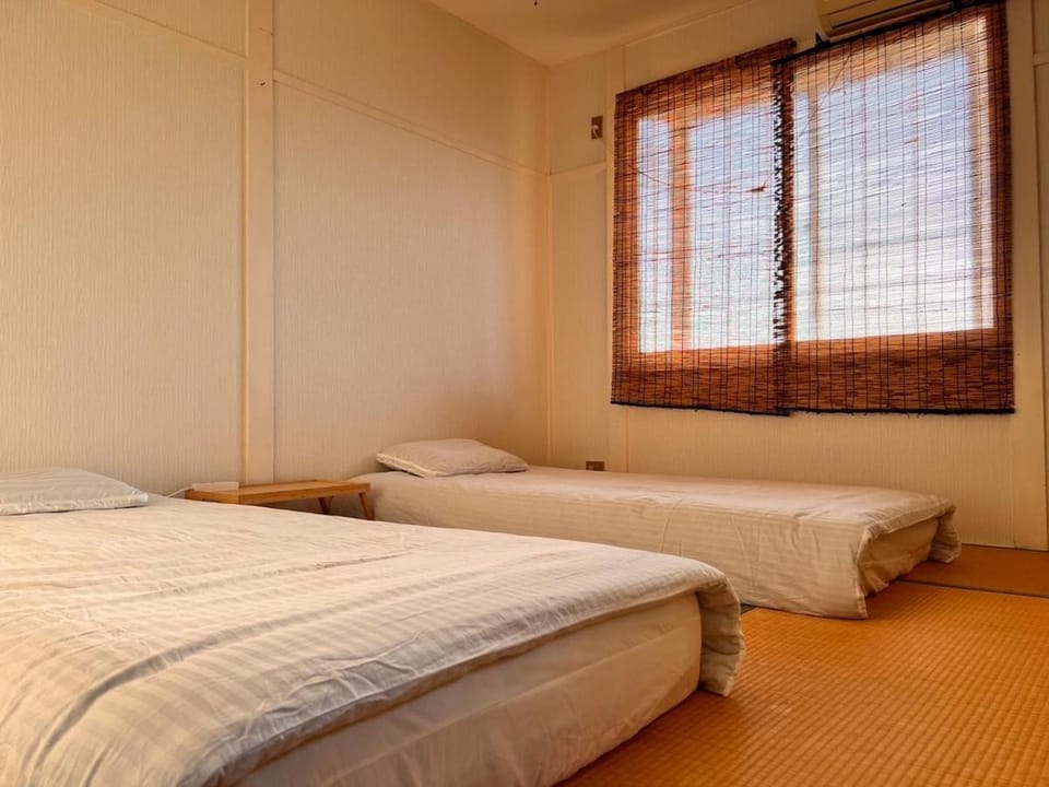A single-family house on the banks of the Shichijo River, 10 minutes walk from Kyoto Tower Chalet in Kyoto
