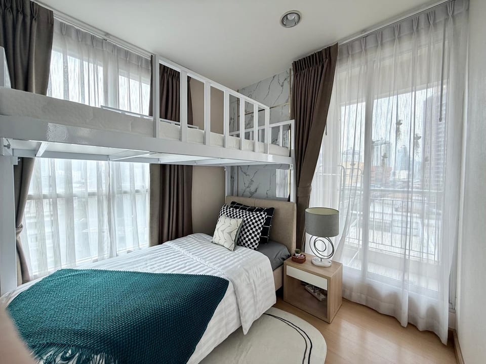 Page65-Bangkok Urban Light & City Rhythm -Ekkamai Apartment in Bangkok