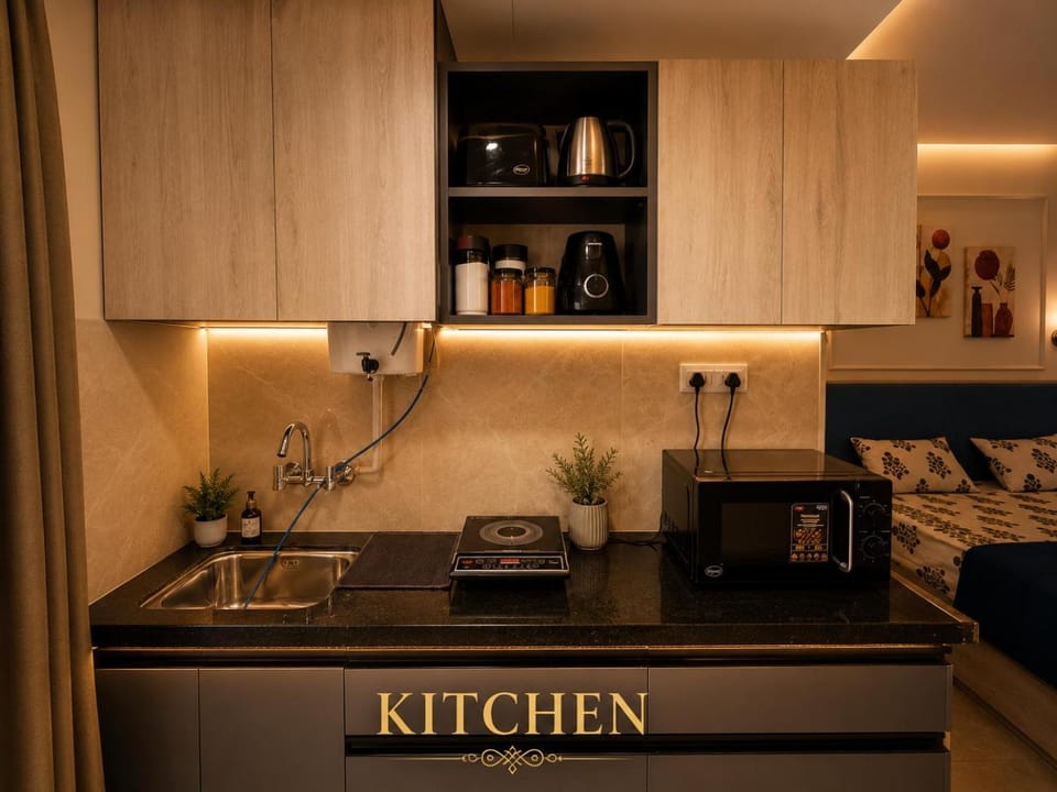 Kitchen or kitchenette, kitchen