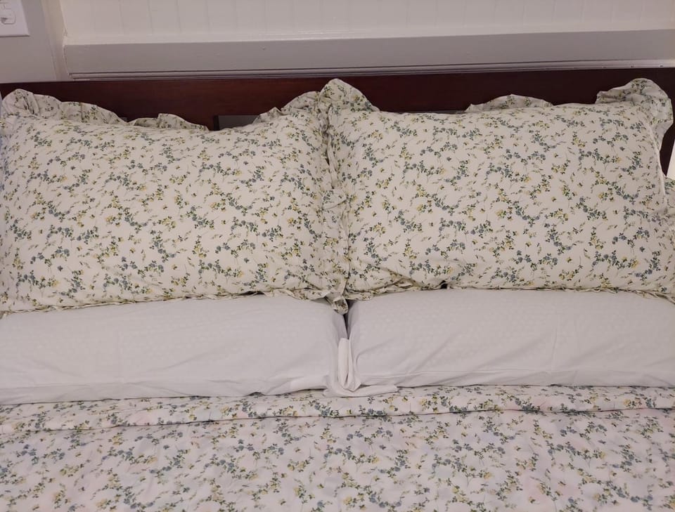 Kekuanaoa Homestead for Double bedroom Bed and Breakfast in Hilo