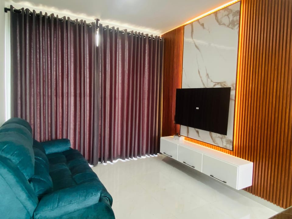 TV and multimedia, Living room, Lobby or reception