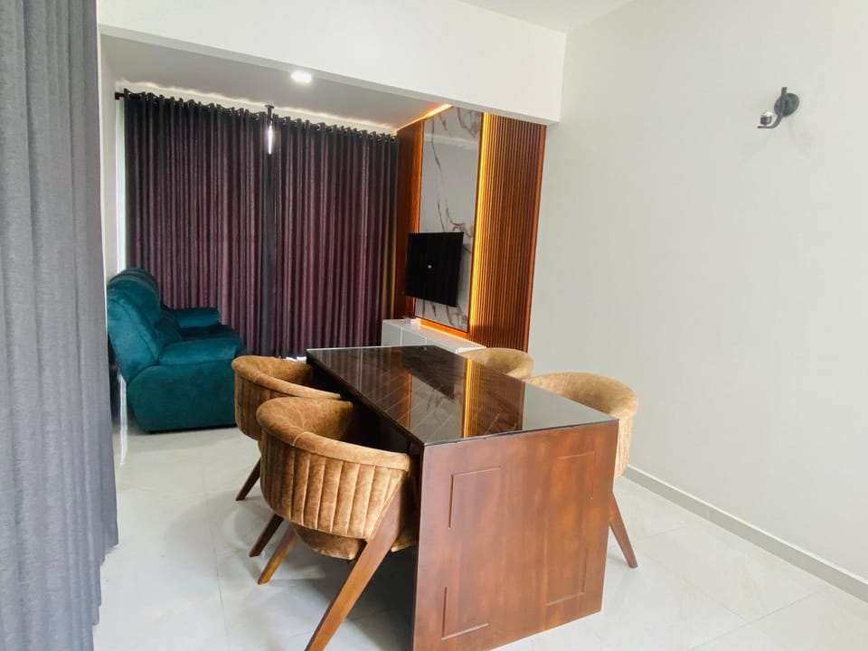 Living room, Dining area