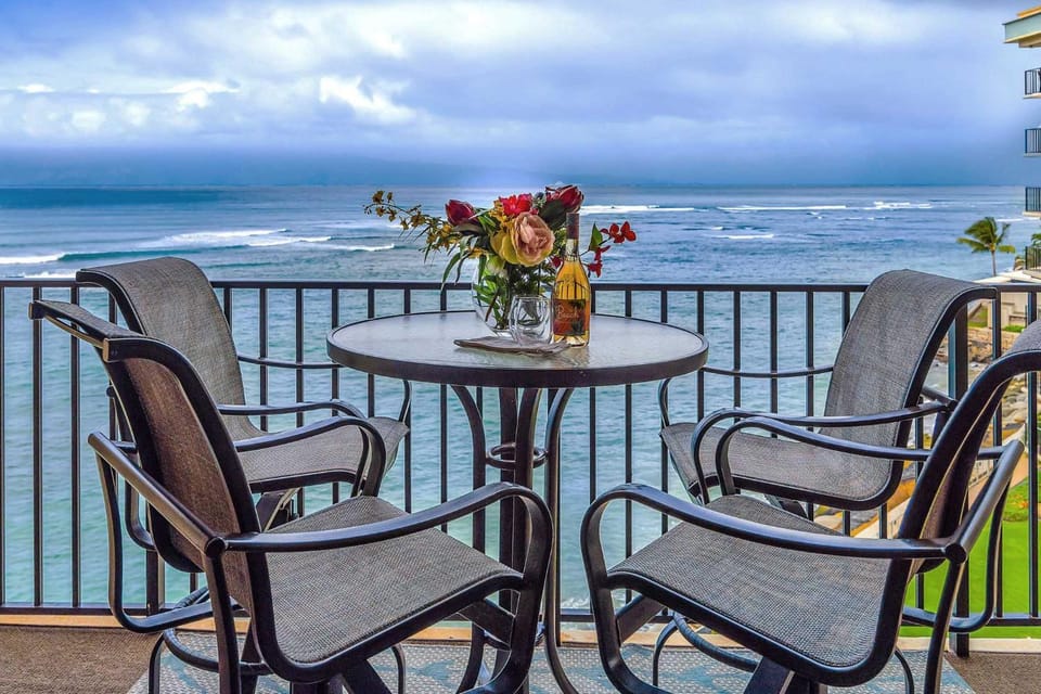 Oceanfront Modern Coastal Remodel - Serene Sunsets & Relaxation on Large Lanai House in Kahana