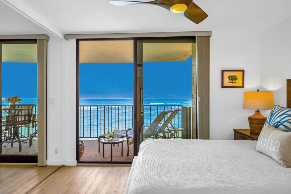 Oceanfront Modern Coastal Remodel - Serene Sunsets & Relaxation on Large Lanai House in Kahana