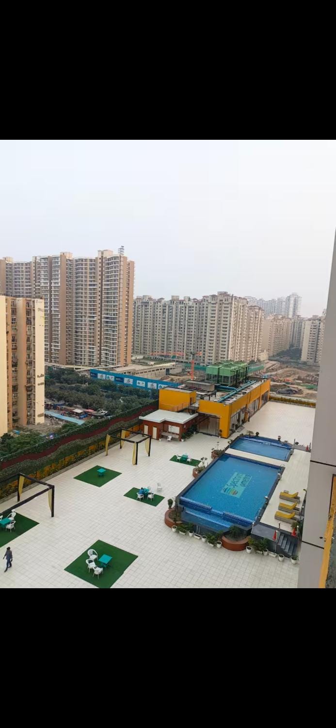 Day, Pool view, Swimming pool, Parking