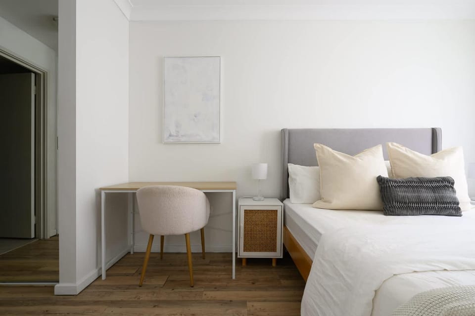 Bed, Living room, Seating area, Bedroom