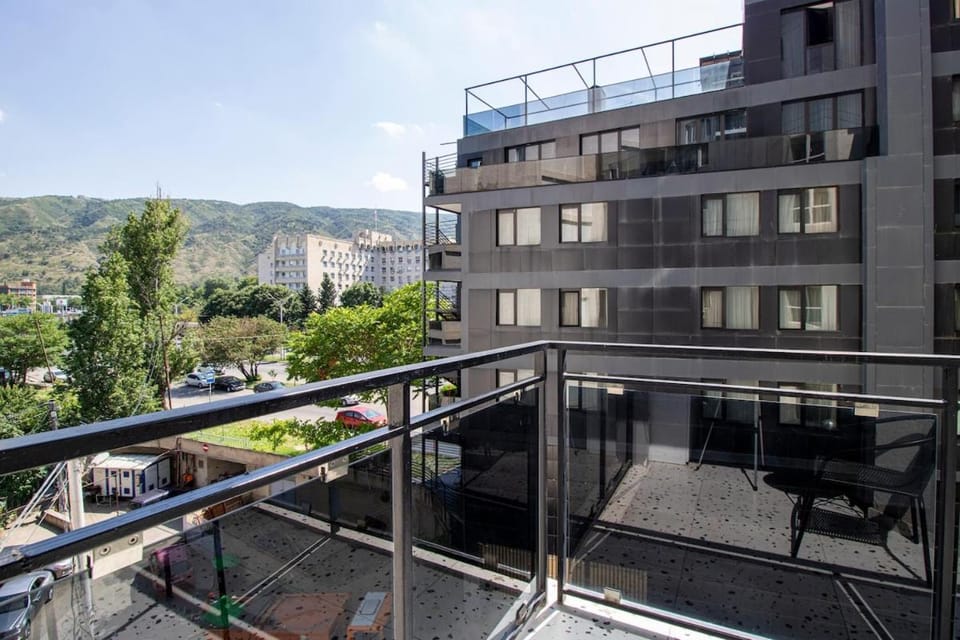 Property building, Patio, Day, Natural landscape, View (from property/room), Balcony/Terrace, Mountain view, Parking