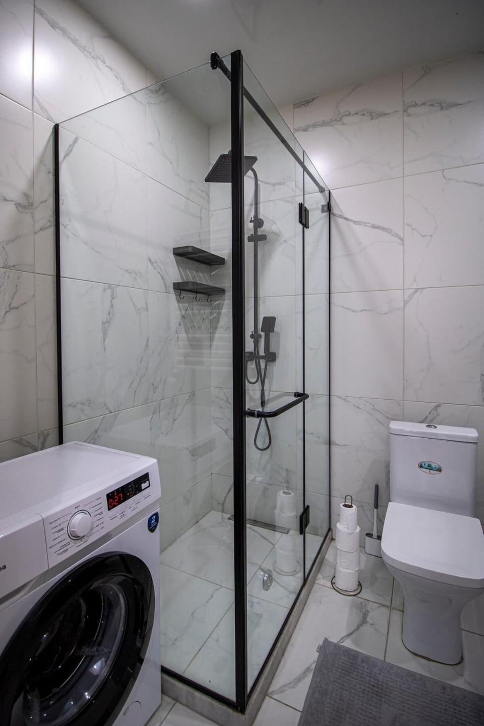 Shower, Toilet, Bathroom, bidet, towels