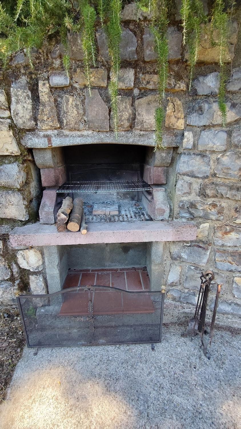 BBQ facilities, Garden, Dining area