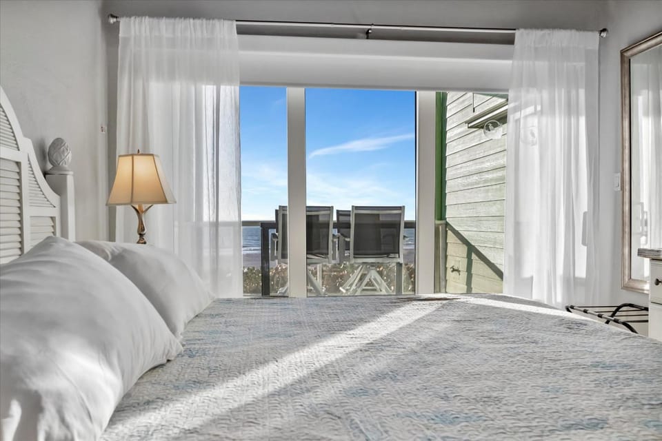 Beachfront & Ocean Views Balcony Condo Sleeps 8 House in Indian Shores