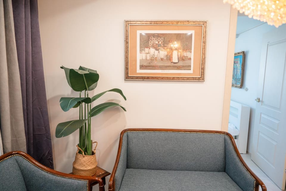 Living room, Decorative detail, Seating area