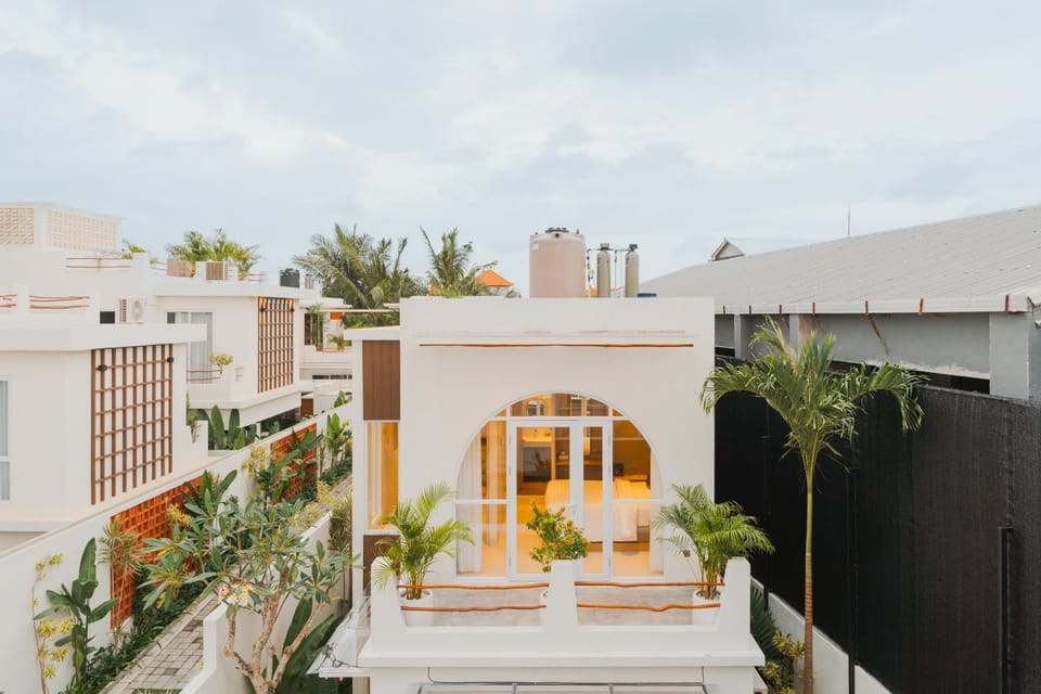 Property building, Patio, Balcony/Terrace