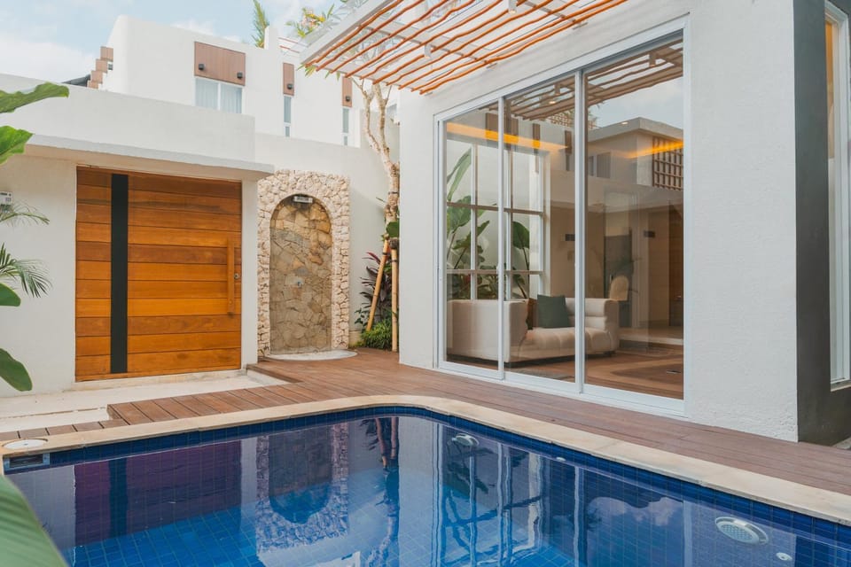 Property building, Pool view, Swimming pool