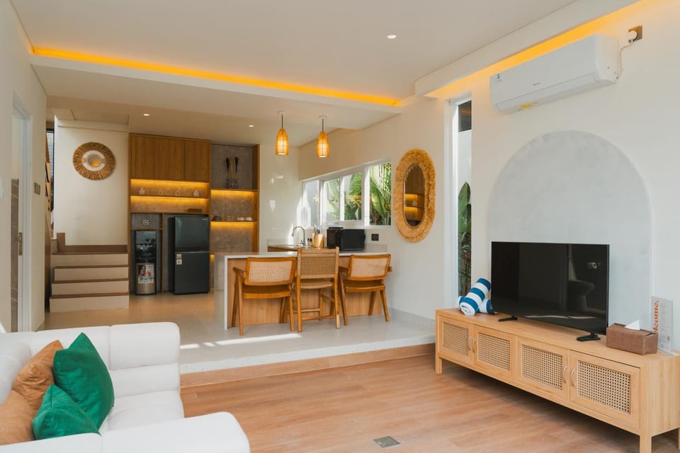 TV and multimedia, Living room, Seating area, air conditioner