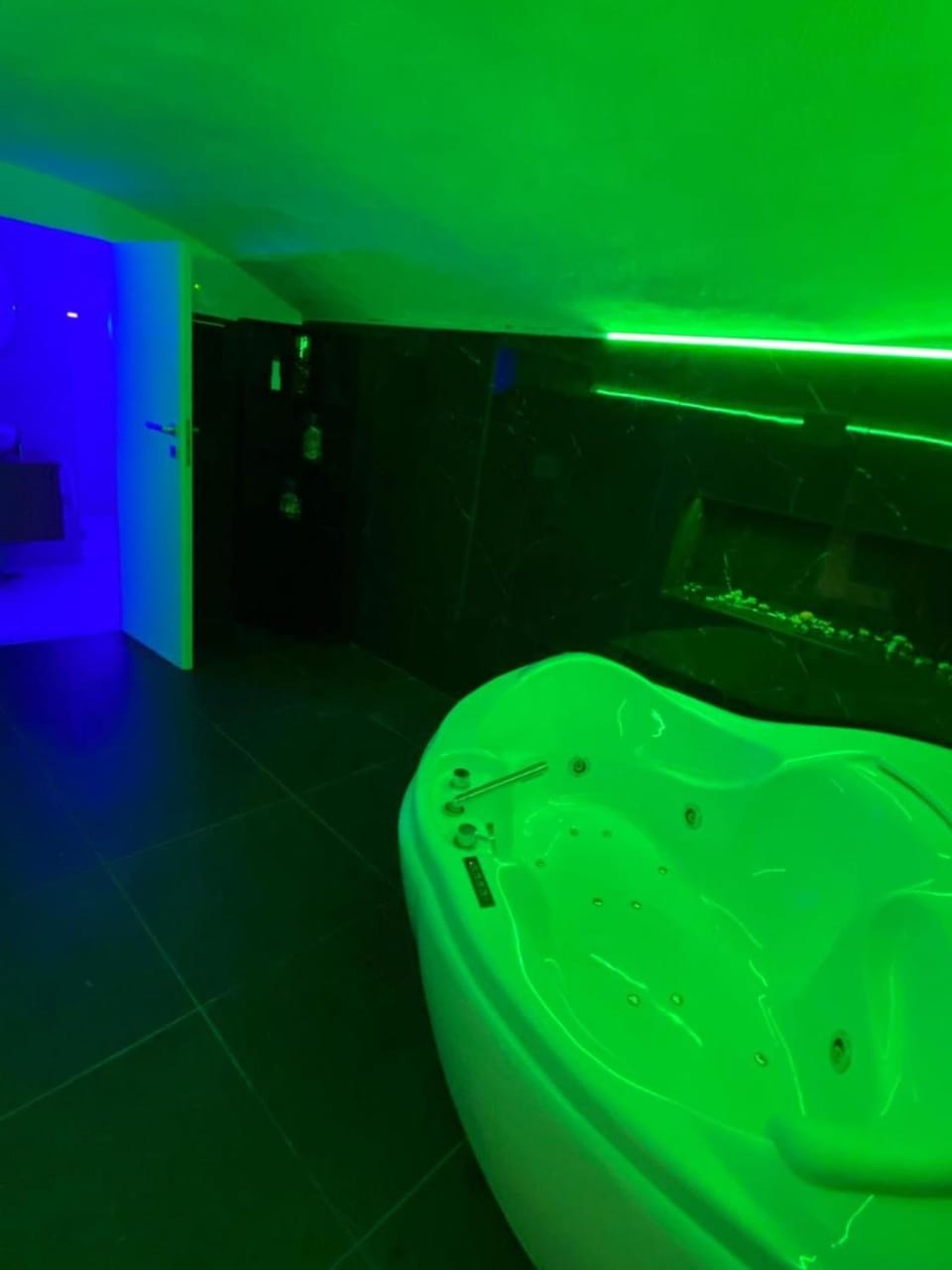 Hot Tub, Hot Tub, Spa and wellness centre/facilities, Spa and wellness centre/facilities