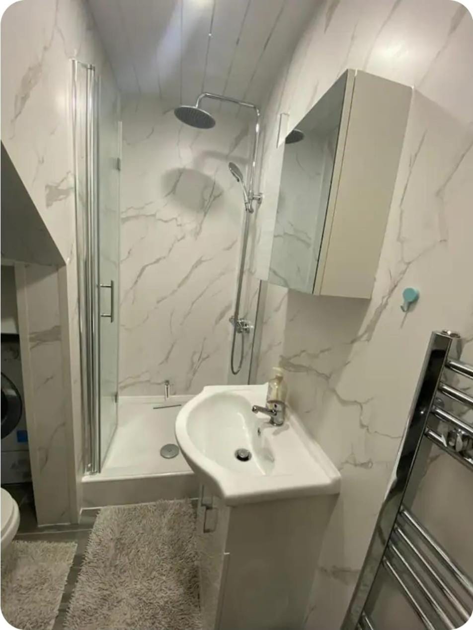 Cozy Double Bedroom Vacation rental in Shirley