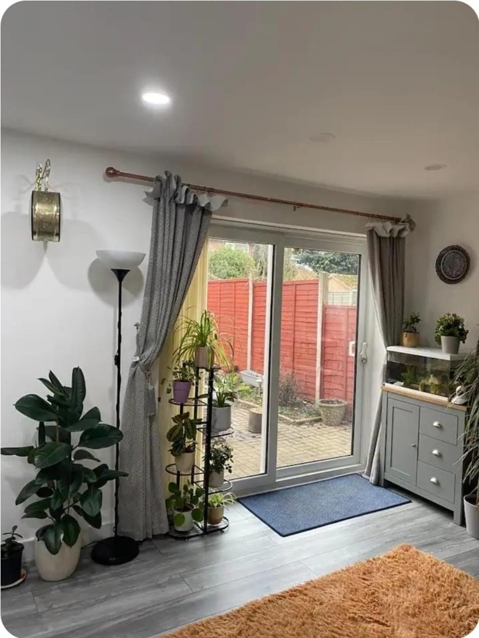 Communal lounge/ TV room