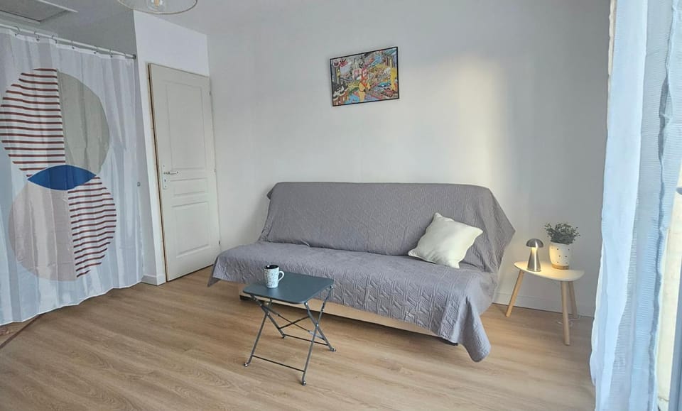 Studio Indépendant au calme Bed and Breakfast in Pays de la Loire