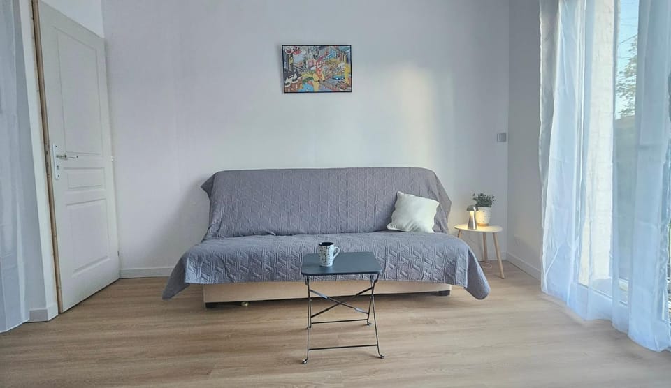 Studio Indépendant au calme Bed and Breakfast in Pays de la Loire