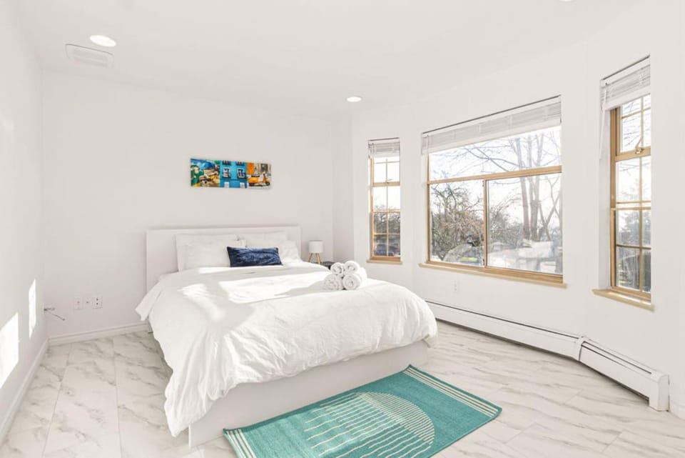 Bed, View (from property/room), Bedroom, Garden view, Inner courtyard view, towels