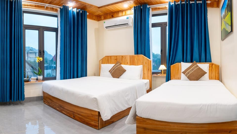 Bed, Photo of the whole room, Bedroom, air conditioner