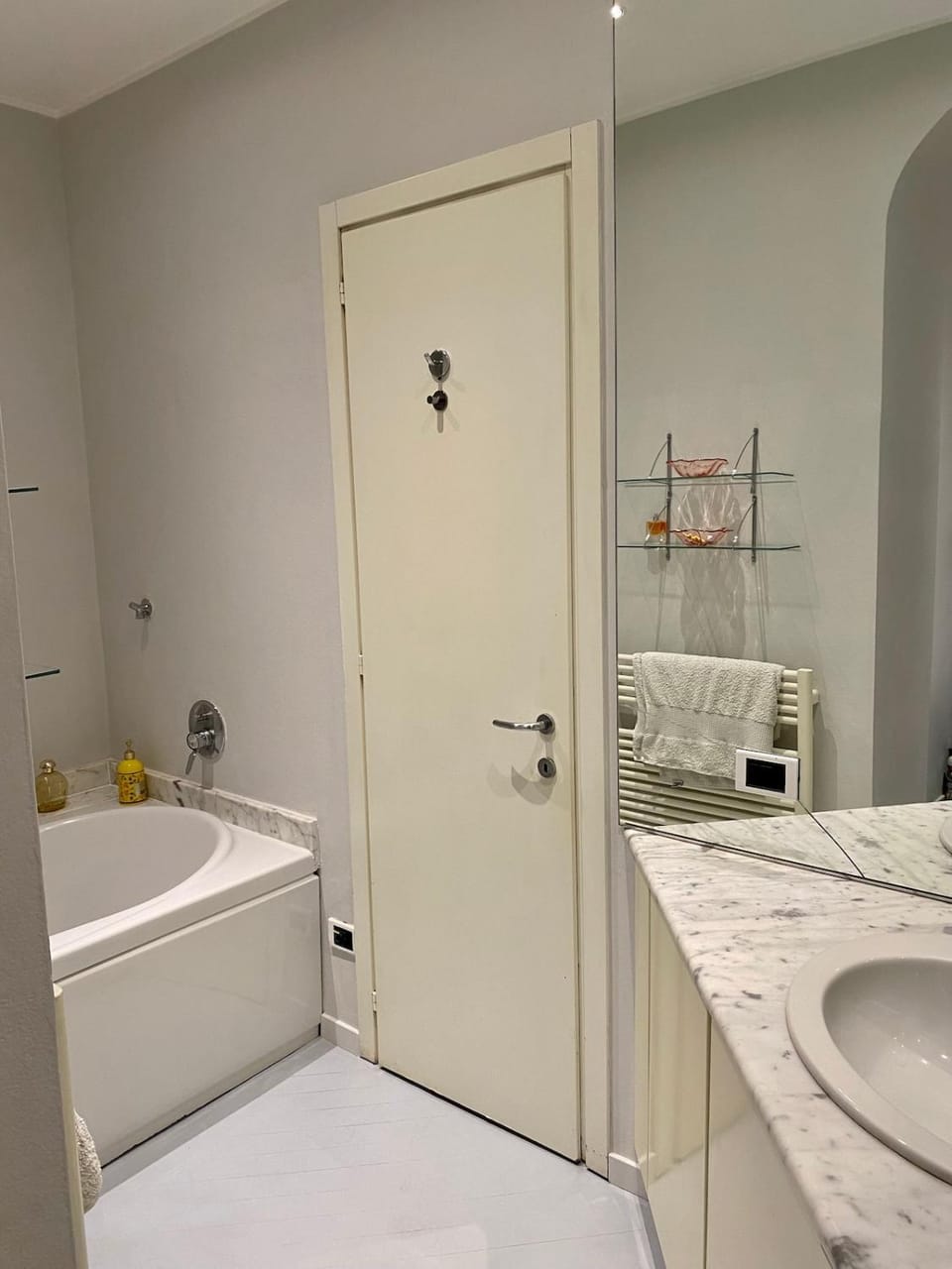 comfortable and convenient in downtown Milan Apartment in Milan