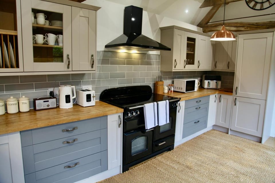 Coffee/tea facilities, Kitchen or kitchenette, dishwasher, oven, pet friendly, stove, toaster
