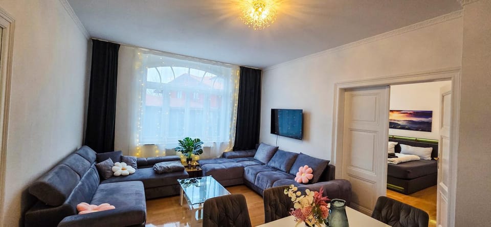 Communal lounge/ TV room, Living room