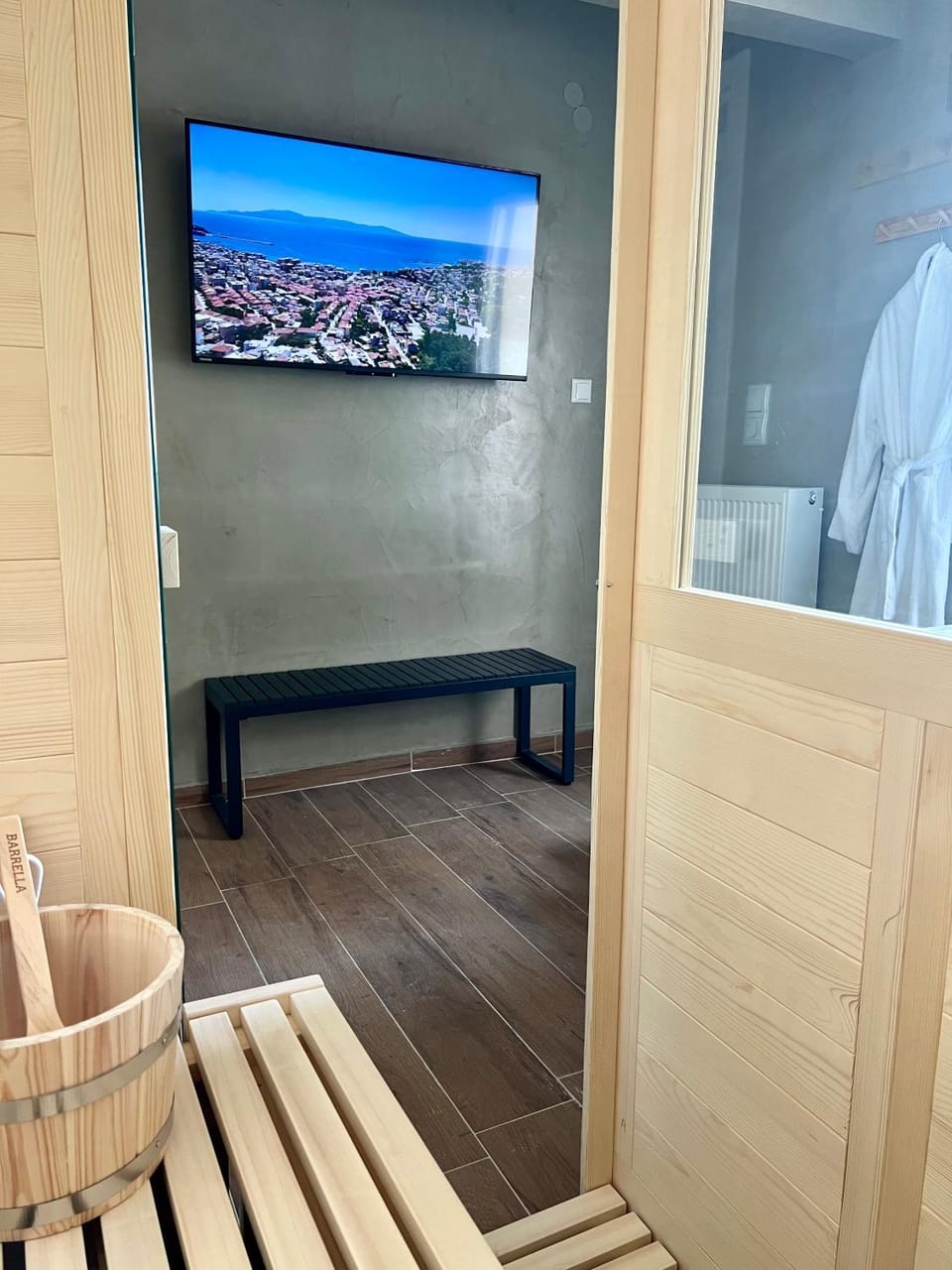 Sauna, TV and multimedia