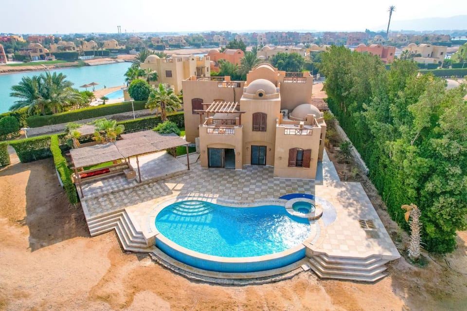 Property building, Seating area, Lake view, Pool view, Sea view, Swimming pool
