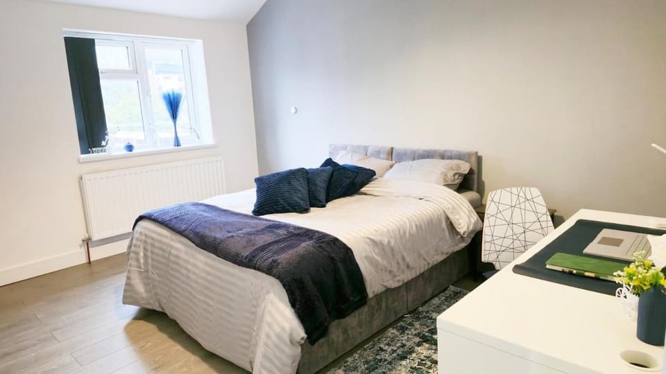 Flat 10 - Stylish 1-Bed Flat - Near Town Centre Apartment in High Wycombe