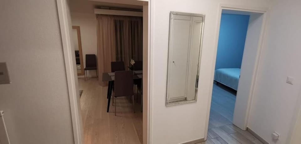Lake Maggiore Waterfront Retreat - Walking distance to Everything Apartment in Locarno