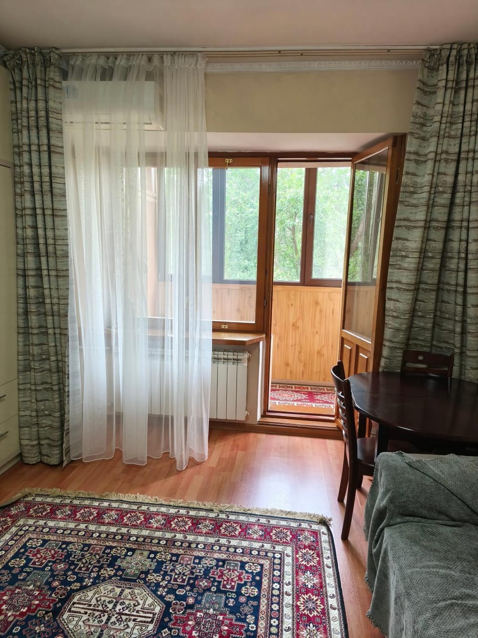 Central Almaty 3BR Apartment near Panfilov Park Apartment in Almaty
