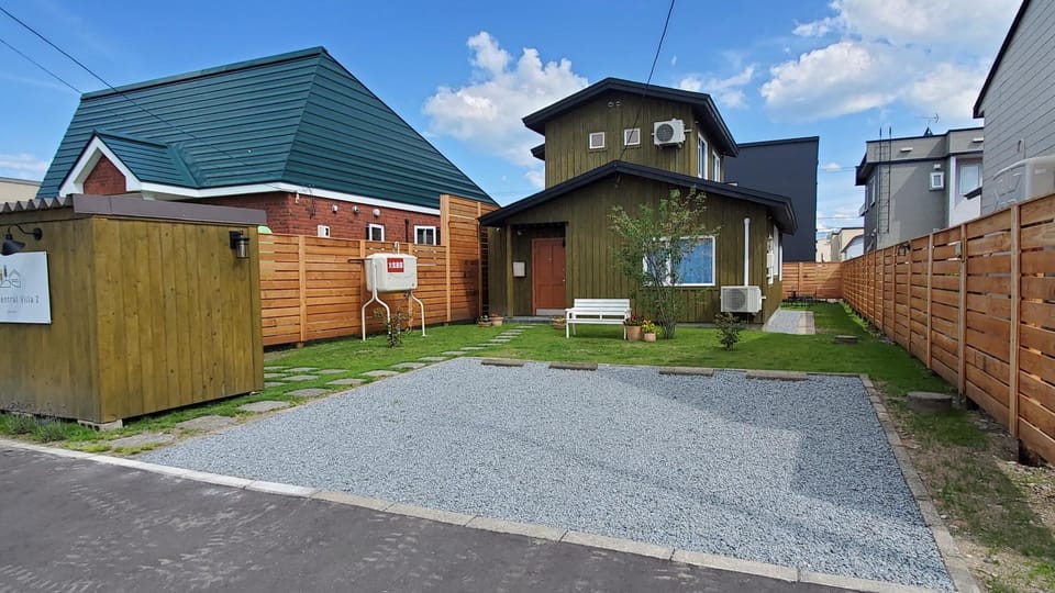 Property building, Day