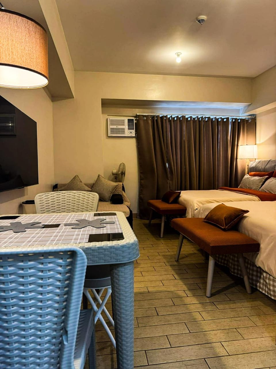 Staycation in Manhattan near Smart Araneta Apartment hotel in Pasig