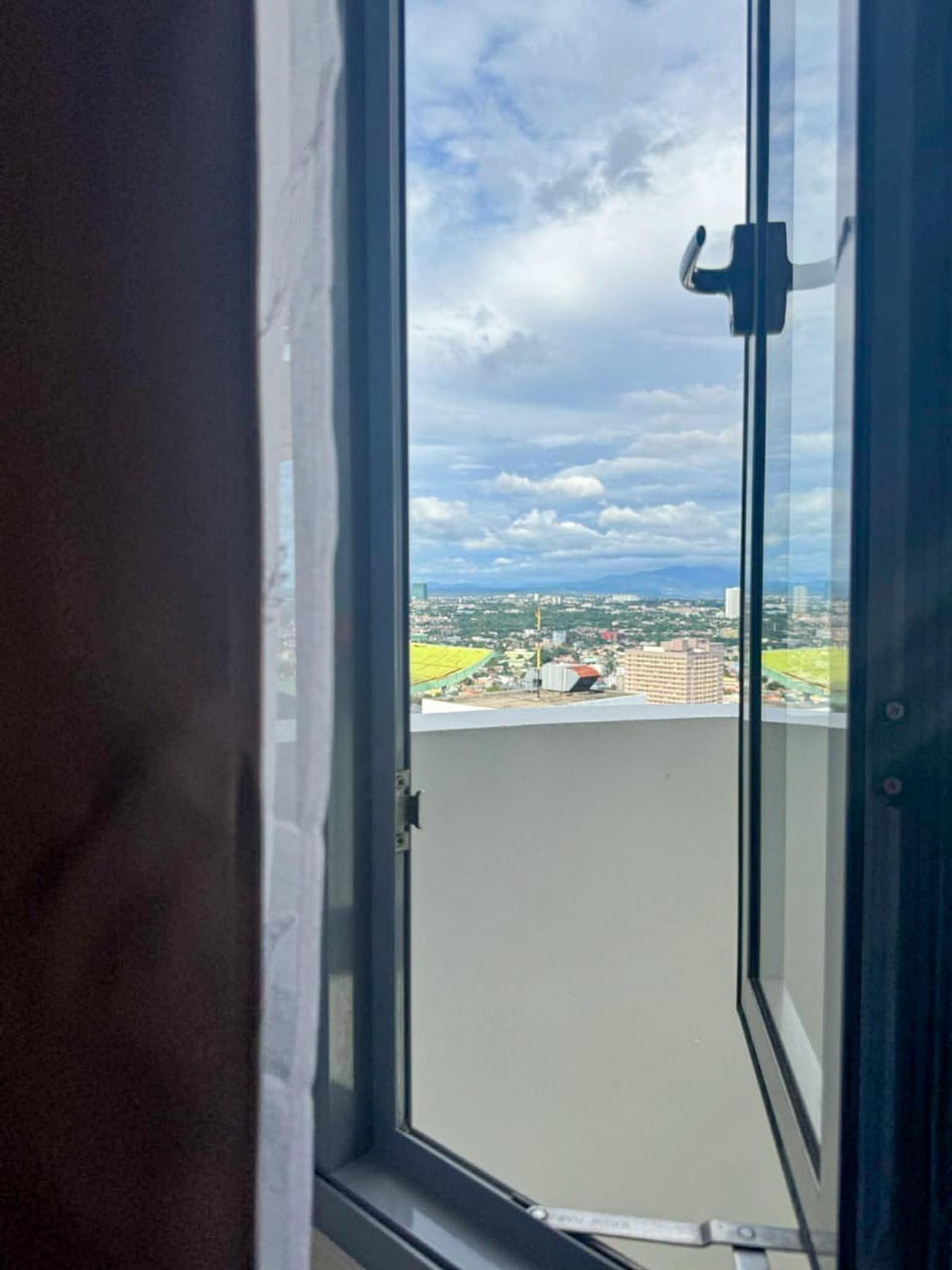 Staycation in Manhattan near Smart Araneta Apartment hotel in Pasig