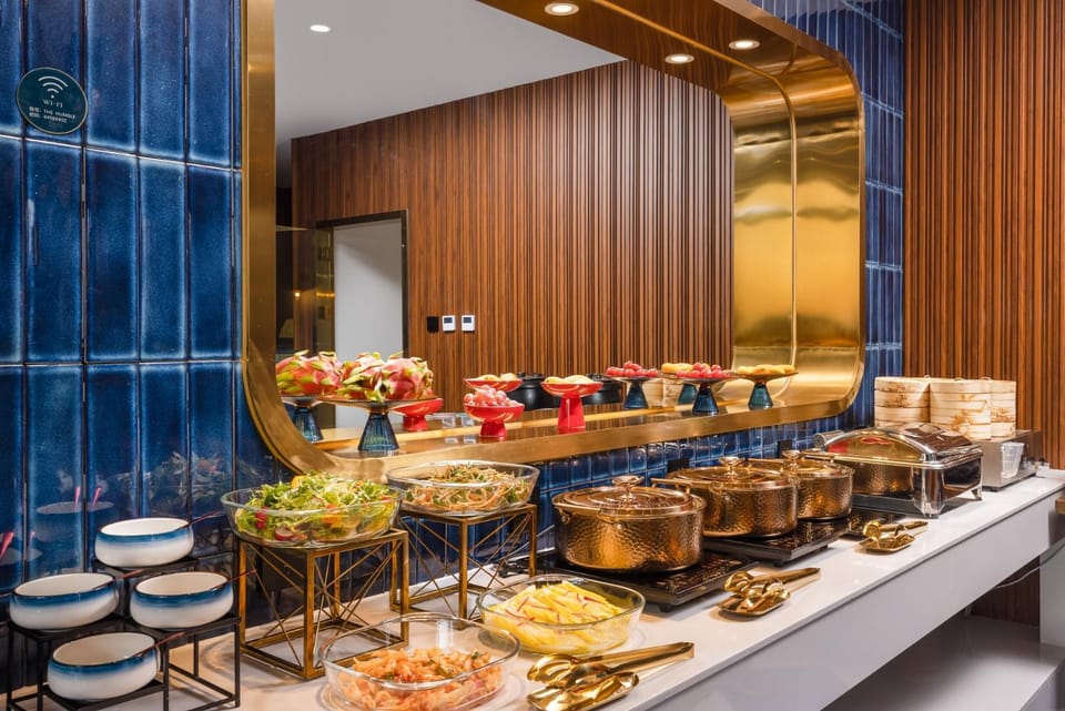 Restaurant/places to eat, Restaurant/places to eat