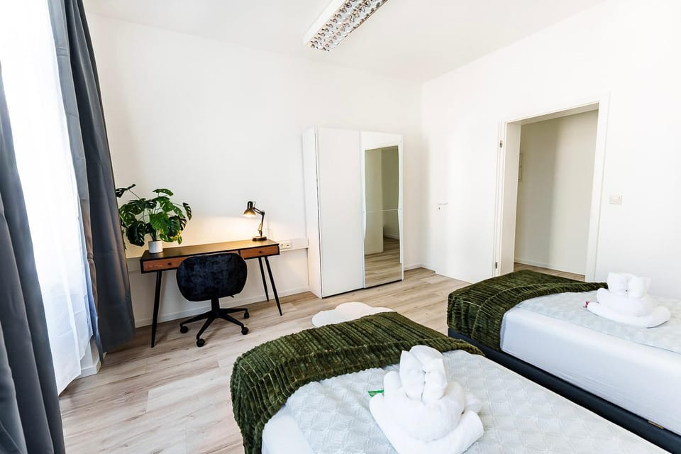 Modernes Apartment für 5 Personen mit Privatüarkplatz - Wlan und Kaffeevollautomat Apartment in Wuppertal