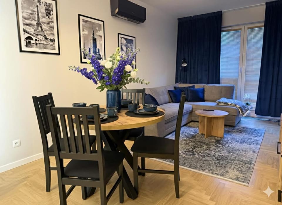 Blue Apartment Na Okrzei Apartment in Warsaw