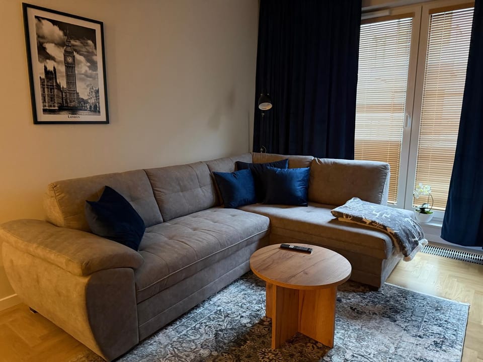 Blue Apartment Na Okrzei Apartment in Warsaw