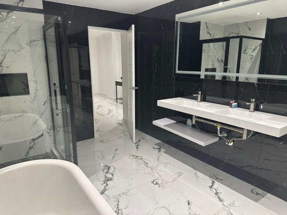 Bathroom, Bath